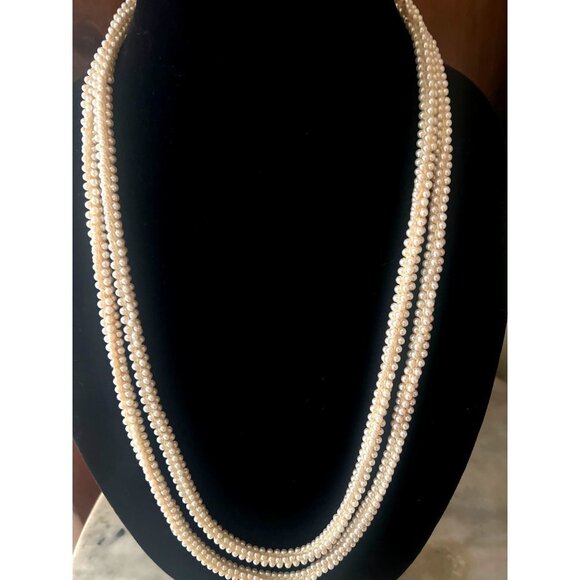 Vintage Jewelry Set Seed Pearl Necklace PLUS Clip Earrings Lightweight Ballet - Picture 10 of 12